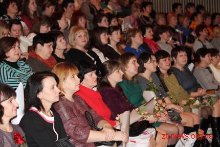Ігор Гундич та Володимир Ширма привітали жінок-педагогів та медиків зі святом весни
