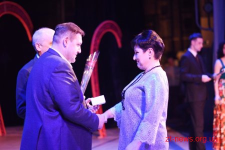 Ігор Гундич та Володимир Ширма привітали жінок-педагогів та медиків зі святом весни