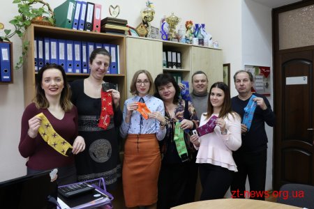 Житомирян запрошують долучитися до міжнародного флешмобу #LotsOfSocks