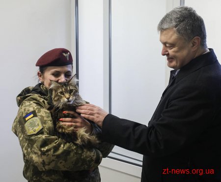 На Житомирщині Петро Порошенко відкрив перші 4 гуртожитки для військових