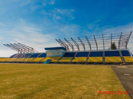 На стадіоні «Полісся» встановили 70% металоконструкцій під накриття