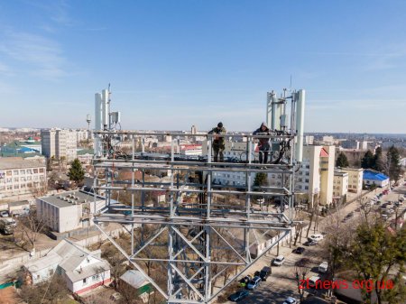 На стадіоні «Полісся» встановили 70% металоконструкцій під накриття