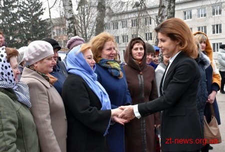 У Любарській ОТГ Марина Порошенко зустрілась із дітьми, які отримують послуги в ІРЦ