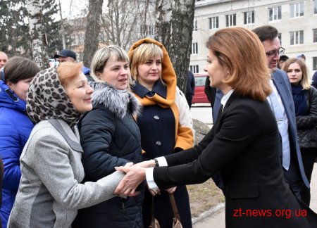 У Любарській ОТГ Марина Порошенко зустрілась із дітьми, які отримують послуги в ІРЦ