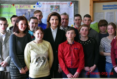 У Любарській ОТГ Марина Порошенко зустрілась із дітьми, які отримують послуги в ІРЦ