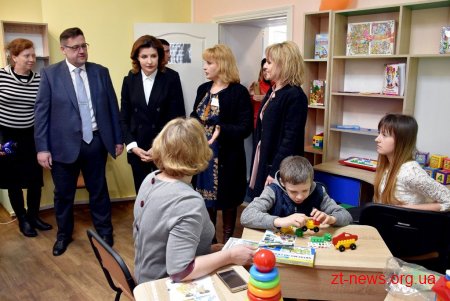 У Любарській ОТГ Марина Порошенко зустрілась із дітьми, які отримують послуги в ІРЦ
