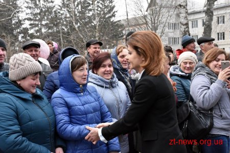 У Любарській ОТГ Марина Порошенко зустрілась із дітьми, які отримують послуги в ІРЦ