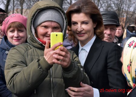 У Любарській ОТГ Марина Порошенко зустрілась із дітьми, які отримують послуги в ІРЦ