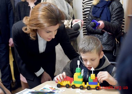 У Любарській ОТГ Марина Порошенко зустрілась із дітьми, які отримують послуги в ІРЦ