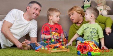 5 родин на Житомирщині продовжують навчатися на патронатних вихователів