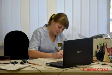 Водні процедури, скандинавська хода – як лікують у Центрі вертебрології