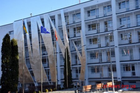 Водні процедури, скандинавська хода – як лікують у Центрі вертебрології