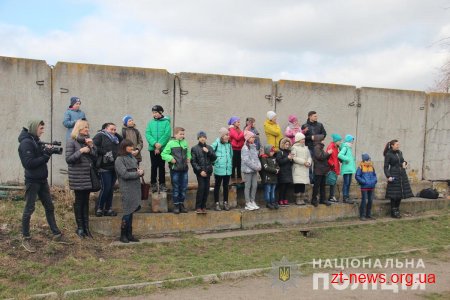 У Житомирі поліцейські кінологи дивували дітей яскравими виступами службових собак