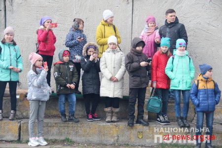 У Житомирі поліцейські кінологи дивували дітей яскравими виступами службових собак