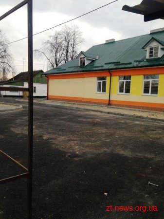 Навколо дитсадку у с. Білка Коростенського району проводять благоустрій