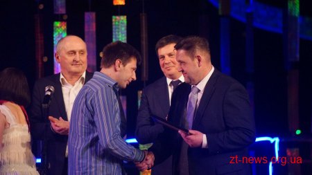 Геннадій Зубко та керівники області й міста привітали колектив театру ім. І. Кочерги із Міжнародним днем театру