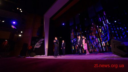 Геннадій Зубко та керівники області й міста привітали колектив театру ім. І. Кочерги із Міжнародним днем театру