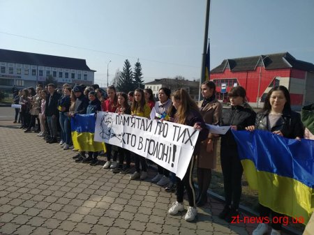 В Олевську висадили корабельний ліс
