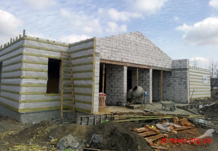 На Житомирщині триває будівництво нових амбулаторій, деякі вже утеплюють, оздоблюють ззовні та всередині
