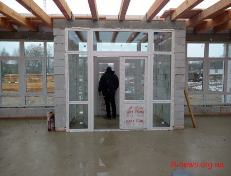 На Житомирщині триває будівництво нових амбулаторій, деякі вже утеплюють, оздоблюють ззовні та всередині