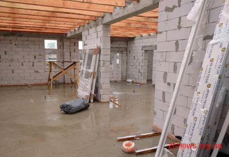 На Житомирщині триває будівництво нових амбулаторій, деякі вже утеплюють, оздоблюють ззовні та всередині
