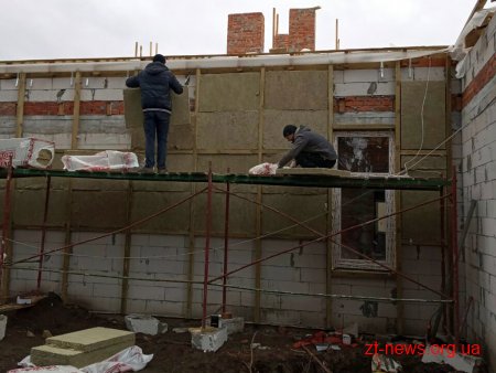 На Житомирщині триває будівництво нових амбулаторій, деякі вже утеплюють, оздоблюють ззовні та всередині