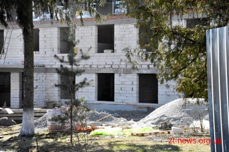 У Житомирі триває реконструкція онкодиспансеру: розпочалися внутрішні роботи