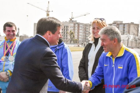 Стан ремонтних робіт на житомирських стадіонах «Полісся» та «Спартак» оглянув Геннадій Зубко