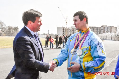 Стан ремонтних робіт на житомирських стадіонах «Полісся» та «Спартак» оглянув Геннадій Зубко