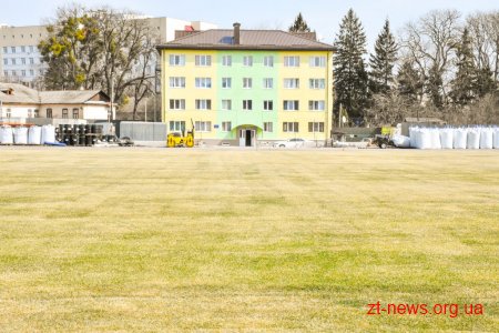 Стан ремонтних робіт на житомирських стадіонах «Полісся» та «Спартак» оглянув Геннадій Зубко