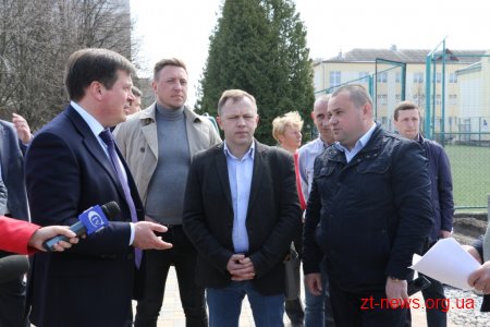 Стан ремонтних робіт на житомирських стадіонах «Полісся» та «Спартак» оглянув Геннадій Зубко
