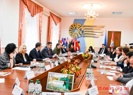 Ігор Гундич провів засідання Міжнародного трейд-клубу з представниками більше 20 країн світу