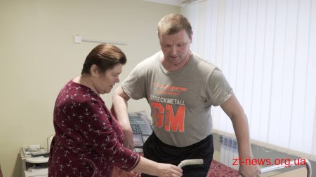 У Центрі вертебрології учасника АТО поставили на ноги після майже 4 років реабілітації