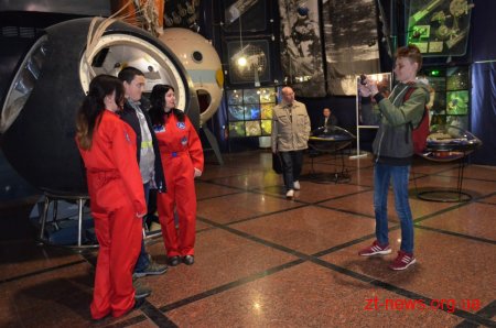 У Житомирі відзначили переможців міжнародного художнього конкурсу «Кольори Всесвіту»