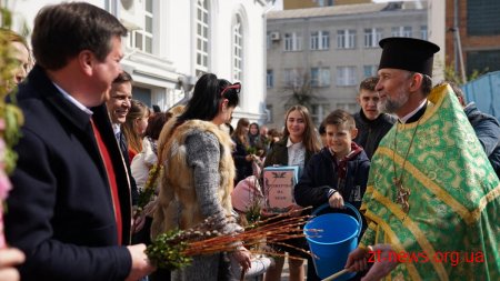 Геннадій Зубко разом з керівниками області й міста помолились за Україну та проголосували за її майбутнє