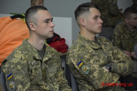Волонтер Христина Панасюк заспівала для учасників АТО/ООС Житомирщини у Домі Ветерана