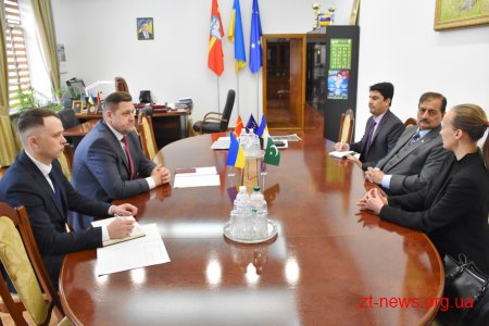 Ігор Гундич та Посол Пакистану обговорили соціально-економічну та туристичну співпрацю між країнами