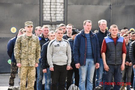 43 юнаків Житомирщини відправили на строкову військову службу