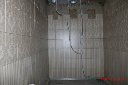 У спорткомплексі «Динамо» продовжують ремонт усередині приміщення