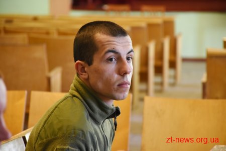 У Житомирі для військових у шпиталі провели майстер-клас з розпису писанки
