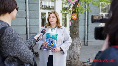 У Житомирі з нагоди прийняття Закону про мову провели флешмоб