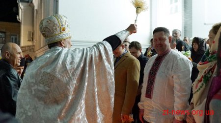 Тисячі житомирян освятили великодні кошики