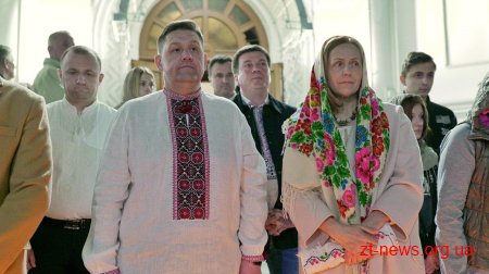 Тисячі житомирян освятили великодні кошики