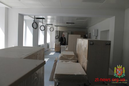 Володимир Ширма в обласному онкологічному диспансері та обласній лікарні оглянув хід ремонтних робіт