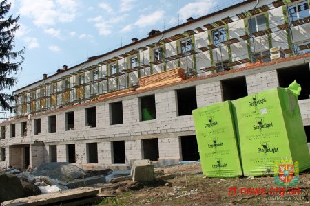 Володимир Ширма в обласному онкологічному диспансері та обласній лікарні оглянув хід ремонтних робіт