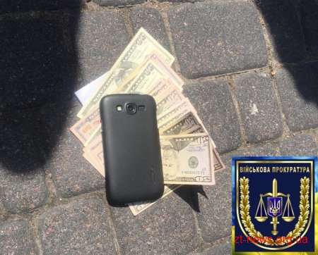 Керівника митного посту “Житомир-центральний” затримано на хабарі