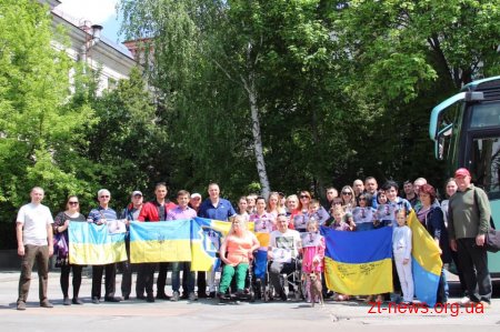 Завдяки проектові «Bus of Heroes» у Франції вперше побувають 20 ветеранів бойових дій