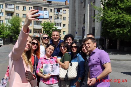 Завдяки проектові «Bus of Heroes» у Франції вперше побувають 20 ветеранів бойових дій