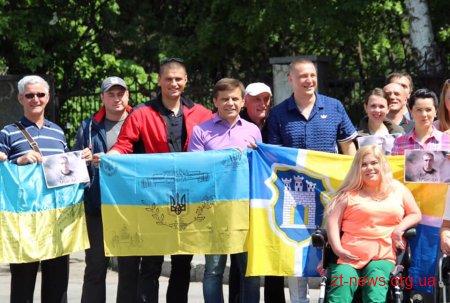 Завдяки проектові «Bus of Heroes» у Франції вперше побувають 20 ветеранів бойових дій