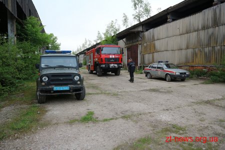 В Олевську продовжують перезатарювати шкідливу речовину у сертифіковані ємності
